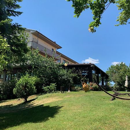 Hotel Tetto Delle Marche - Ristorante Dei Conti チンゴリ エクステリア 写真