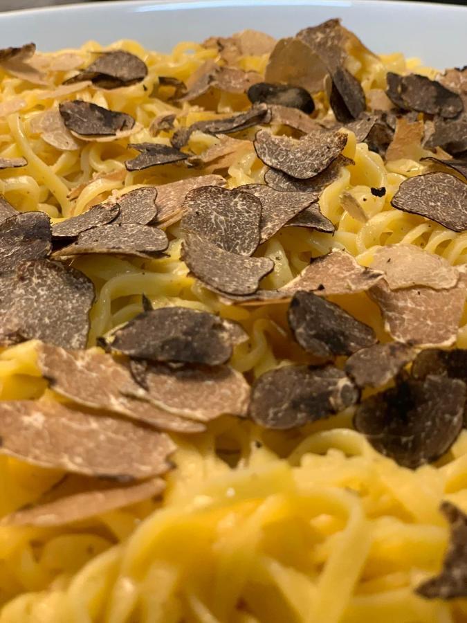 Hotel Tetto Delle Marche - Ristorante Dei Conti チンゴリ エクステリア 写真